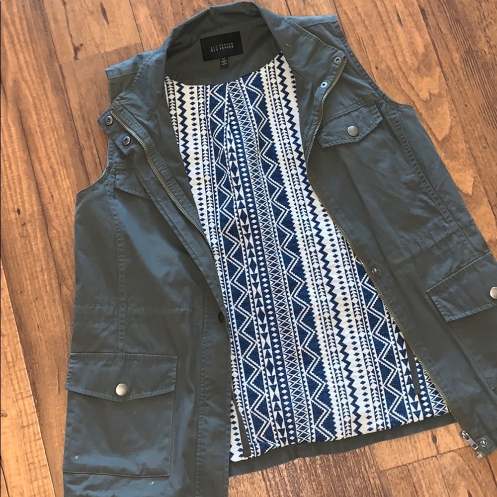 Blu pepper olive vest